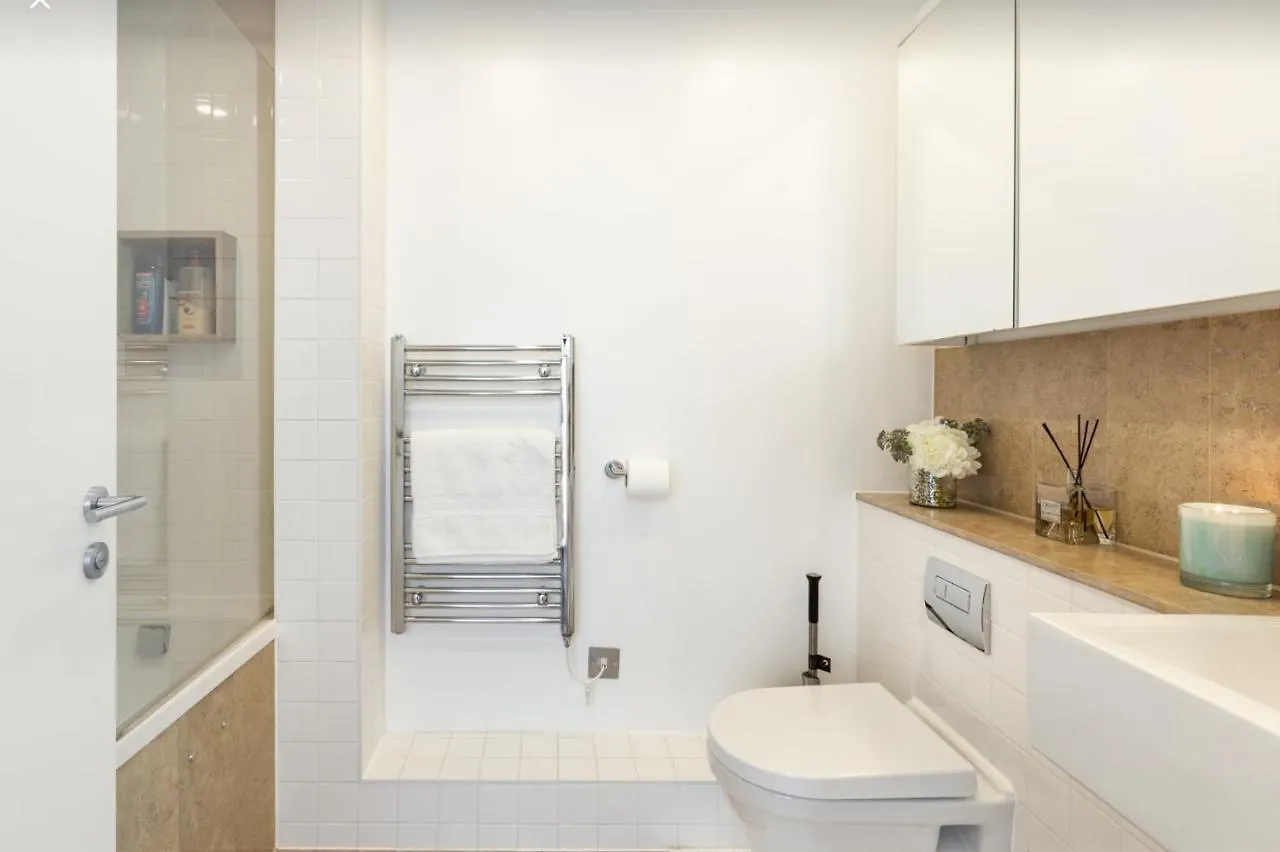 Bed & Breakfast Xquisite Stay Penthouse Apartment London
